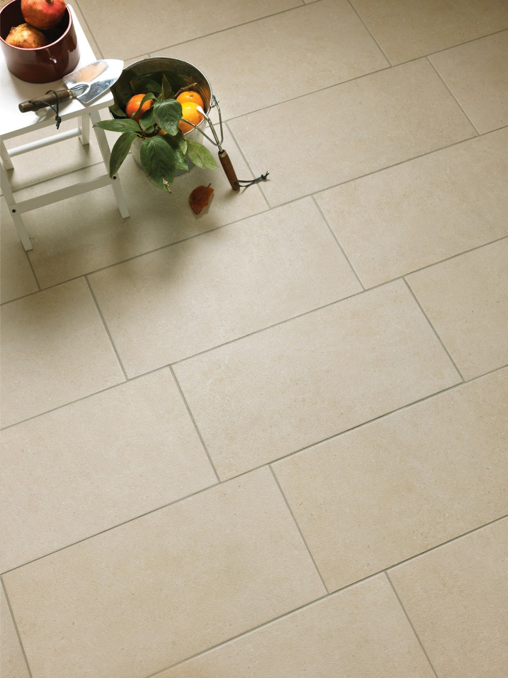 Explorer-3060-Beige-Buc-still-life
